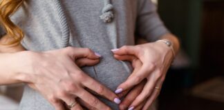 Hybrydowa stylizacja paznokci podczas ciąży